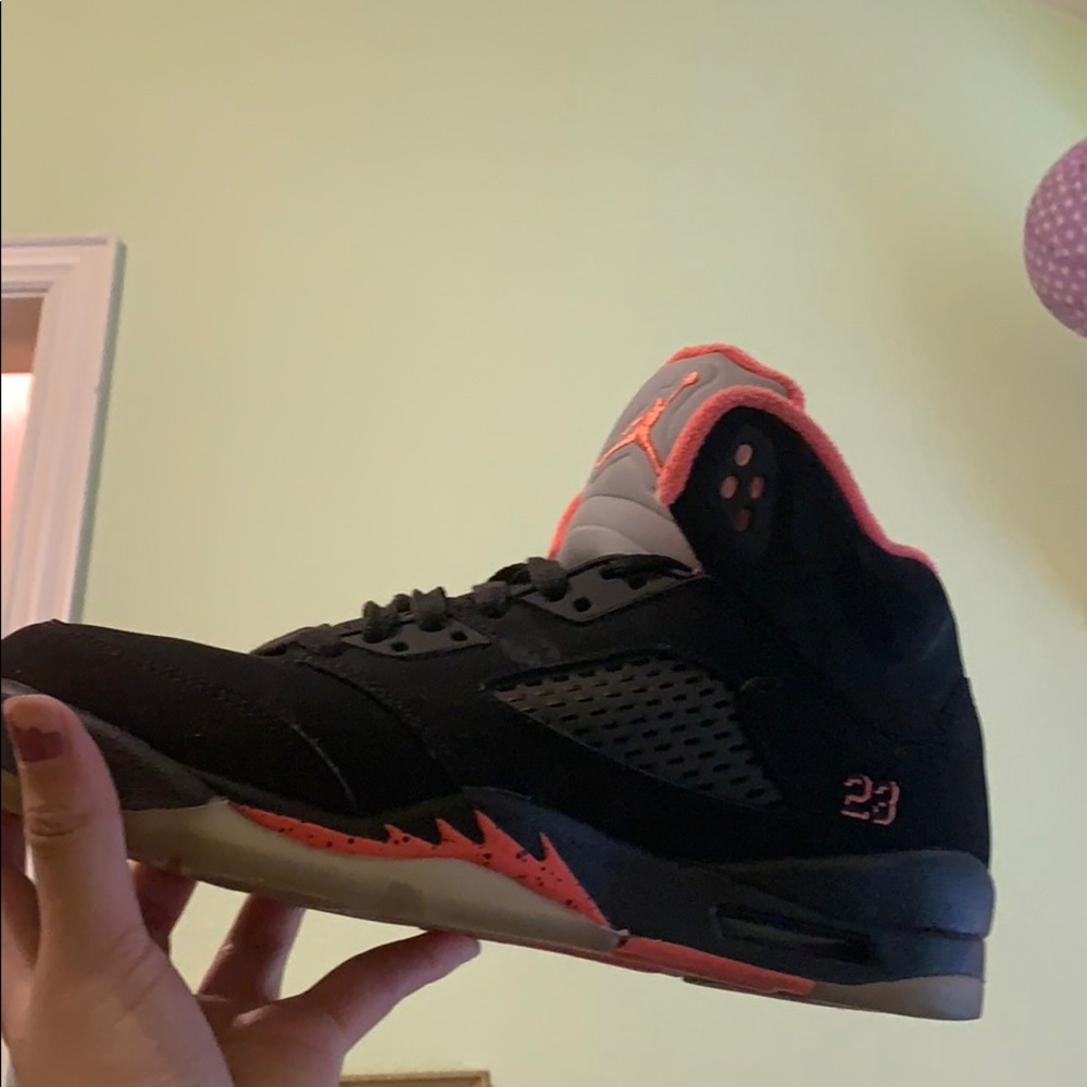 Girls Jordan’s retro 5’s